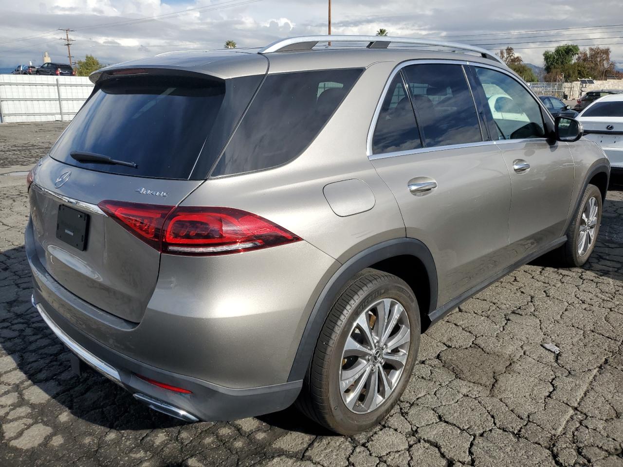 Obraz 3 z 2020 MERCEDES-BENZ GLE 350 4MATIC 2020 z VIN 4JGFB4KB8LA012899