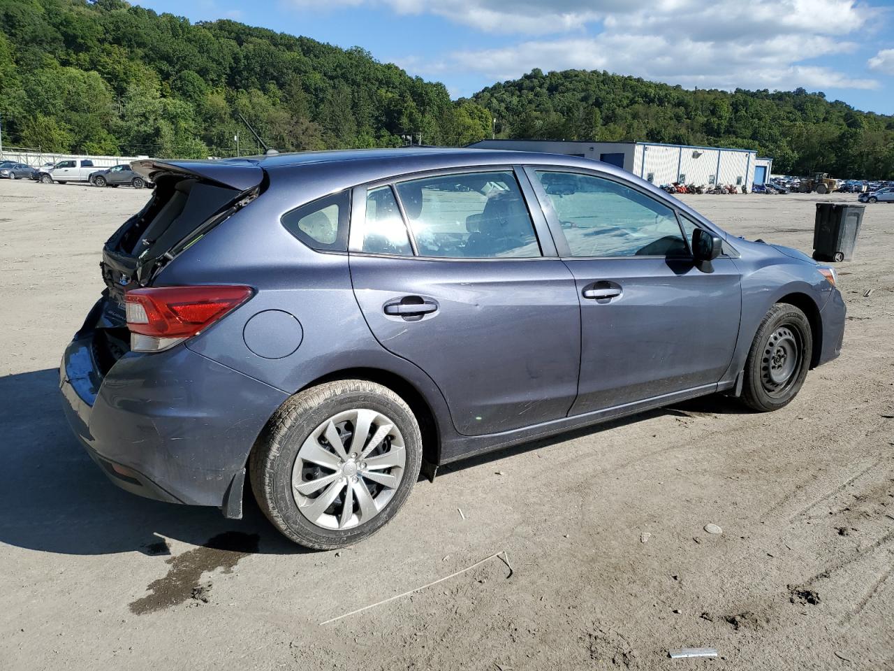 Obraz 3 z 2017 SUBARU IMPREZA  2017 z VIN 4S3GTAA64H3747464