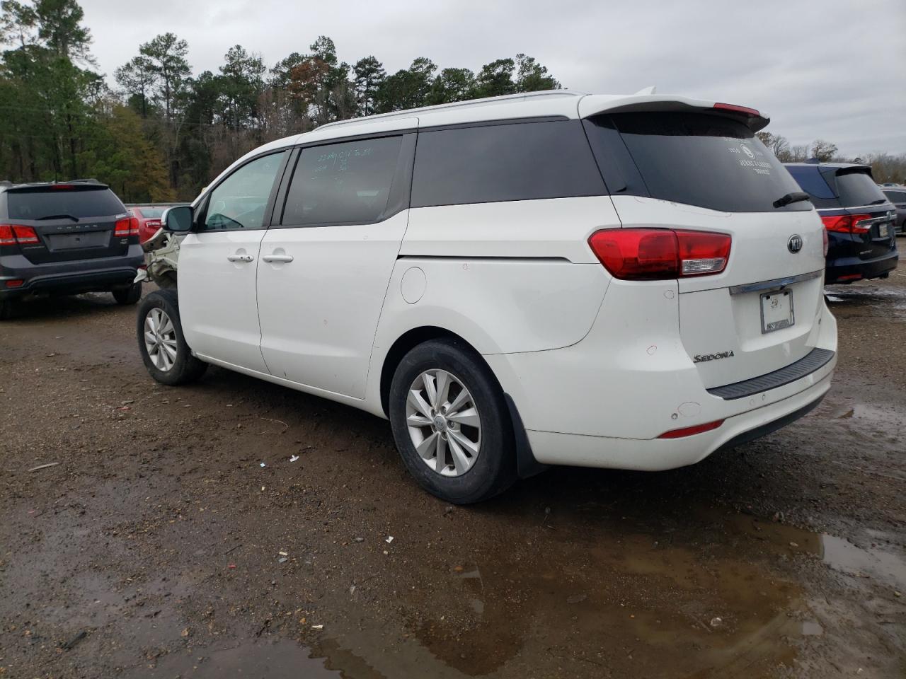 Изображение 2 2017 KIA SEDONA LX 2017 с VIN KNDMB5C14H6330472