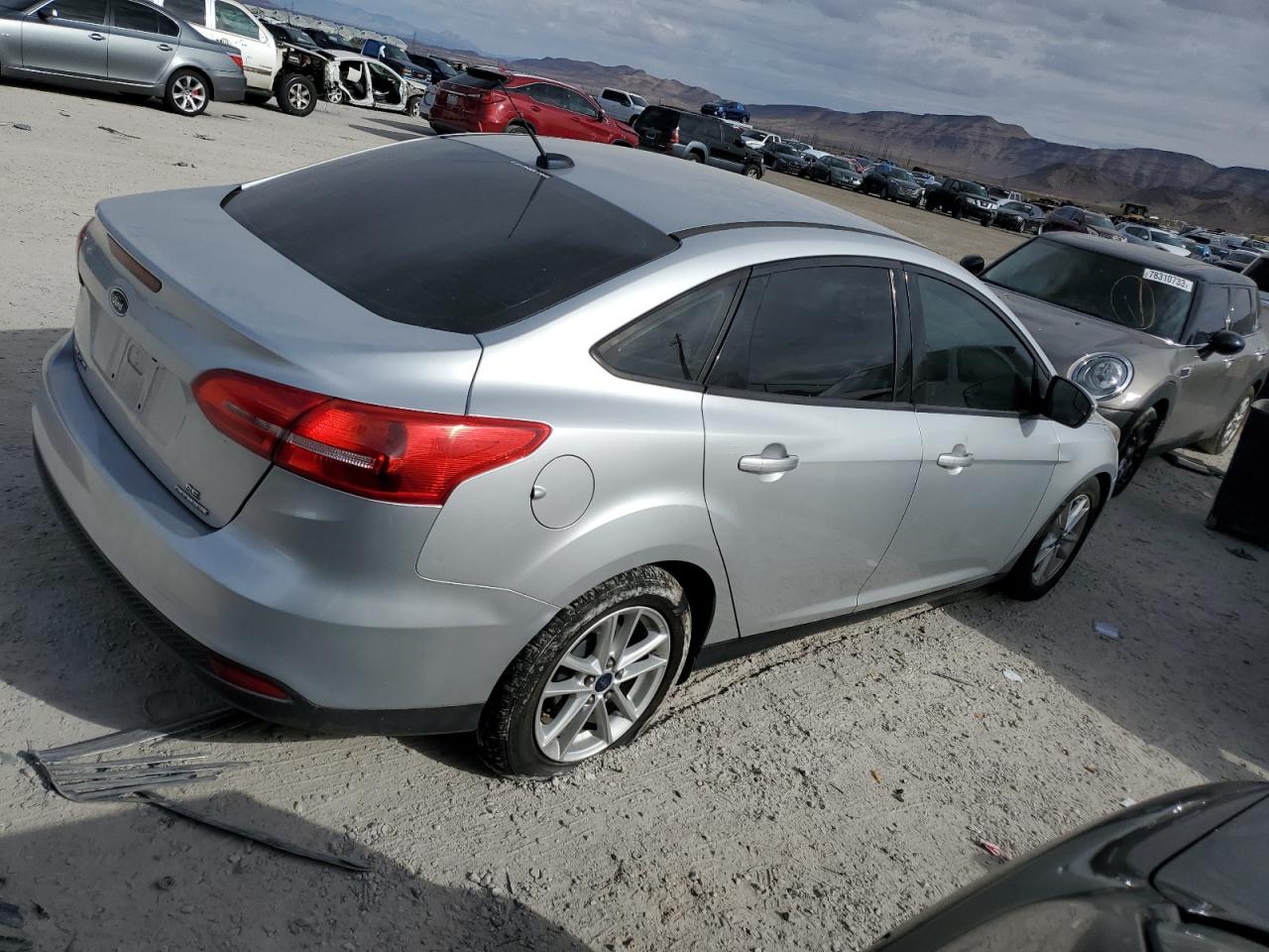 Изображение 3 2015 FORD FOCUS SE 2015 с VIN 1FADP3F29FL349131