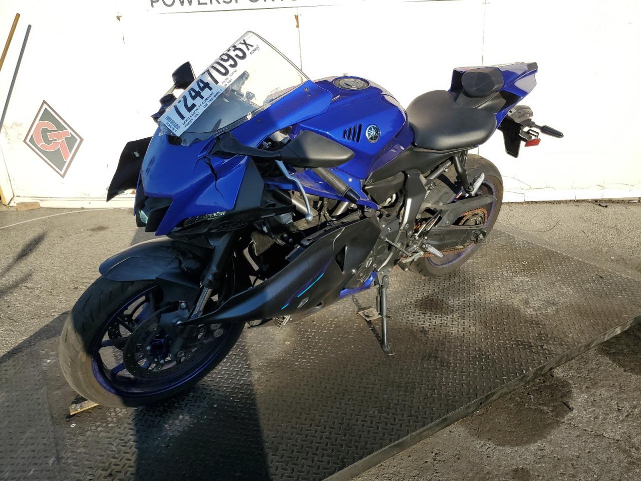 Obraz 2 z 2022 YAMAHA YZFR7  2022 z VIN JYARM38Y4NA000409