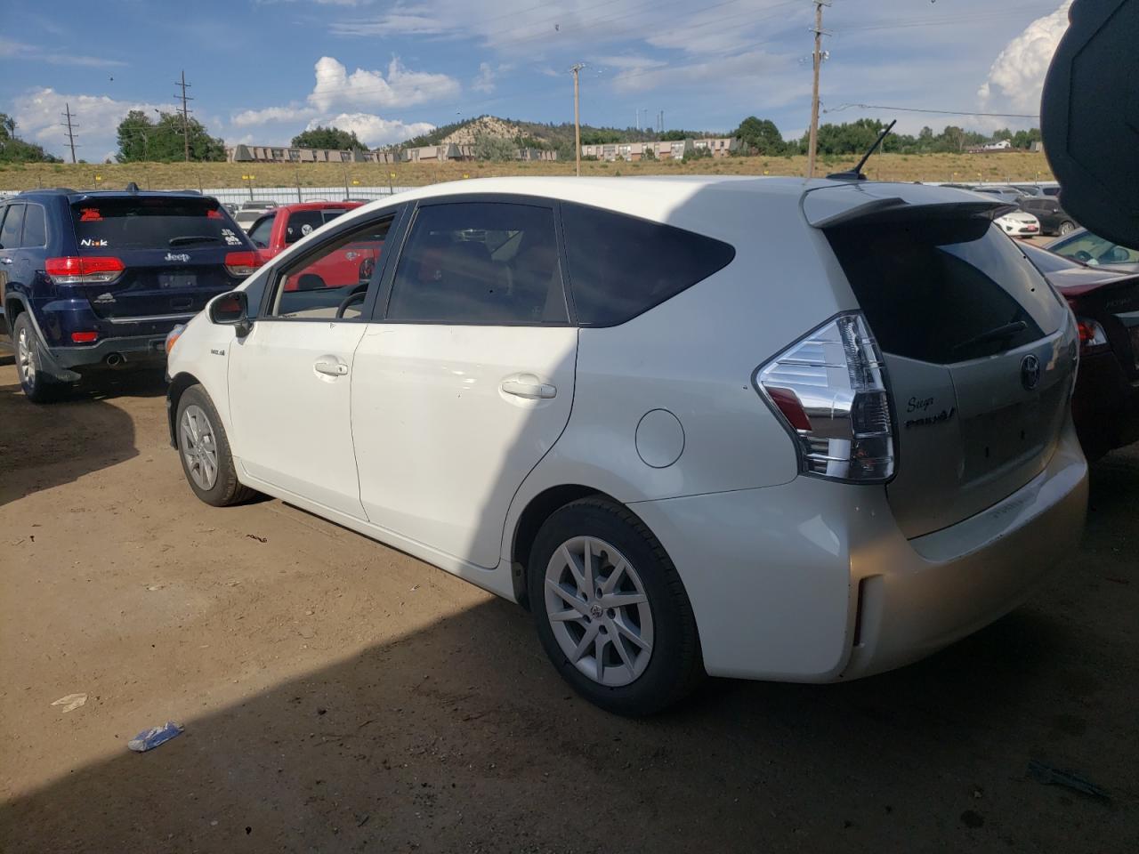 Image 2 of 2014 TOYOTA PRIUS V  2014 with VIN JTDZN3EU2E3312350