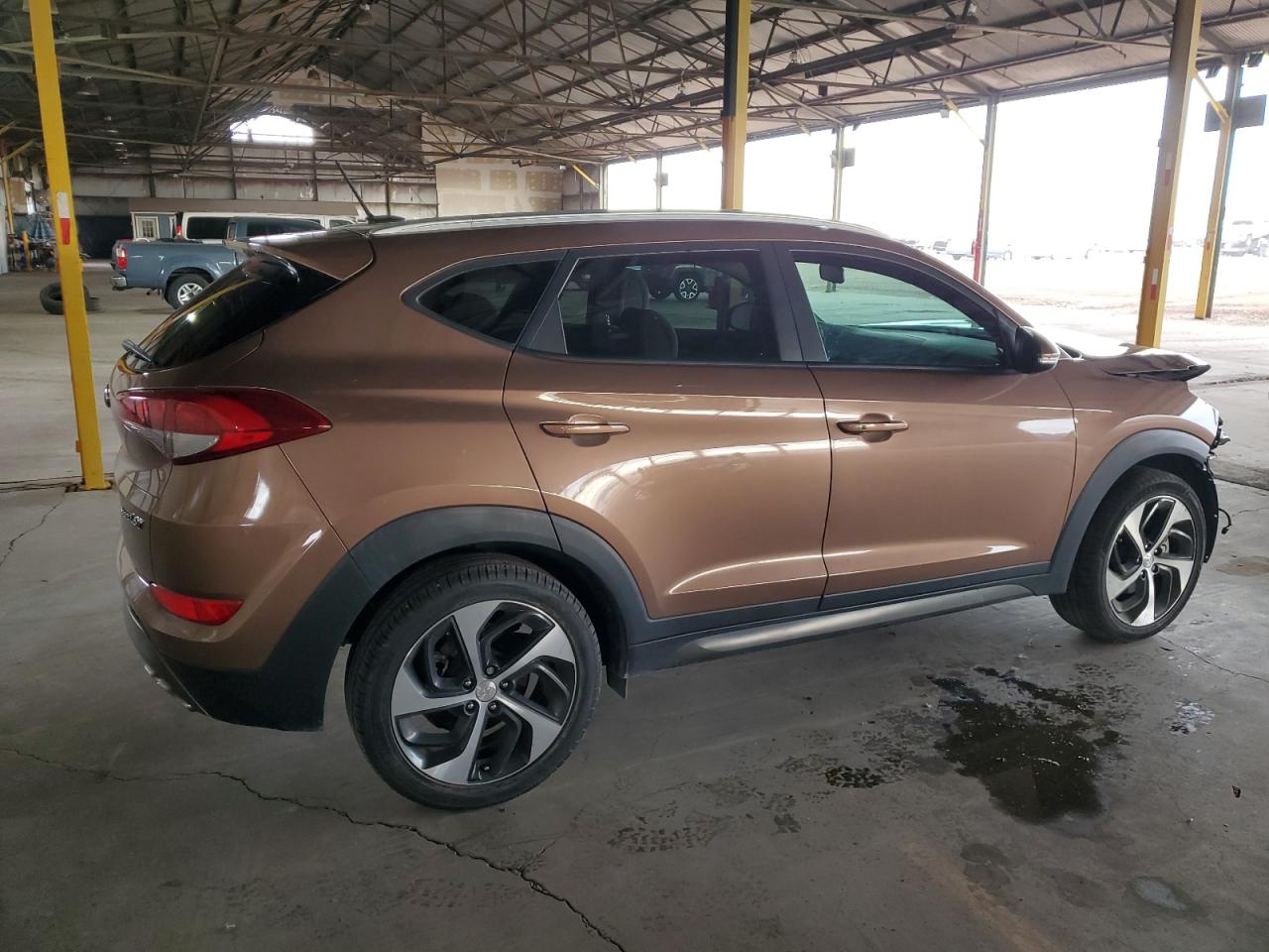 Image 3 of 2016 HYUNDAI TUCSON LIMITED 2016 with VIN KM8J33A22GU180447