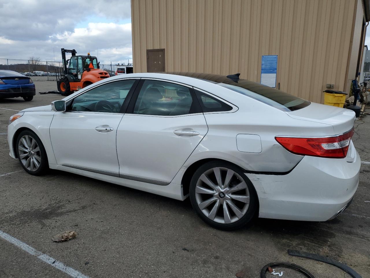 Image 2 of 2015 HYUNDAI AZERA LIMITED 2015 with VIN KMHFH4JG7FA439412
