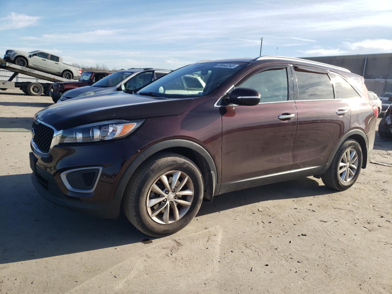 Image 1 of 2016 KIA SORENTO LX 2016 with VIN 5XYPG4A37GG040624