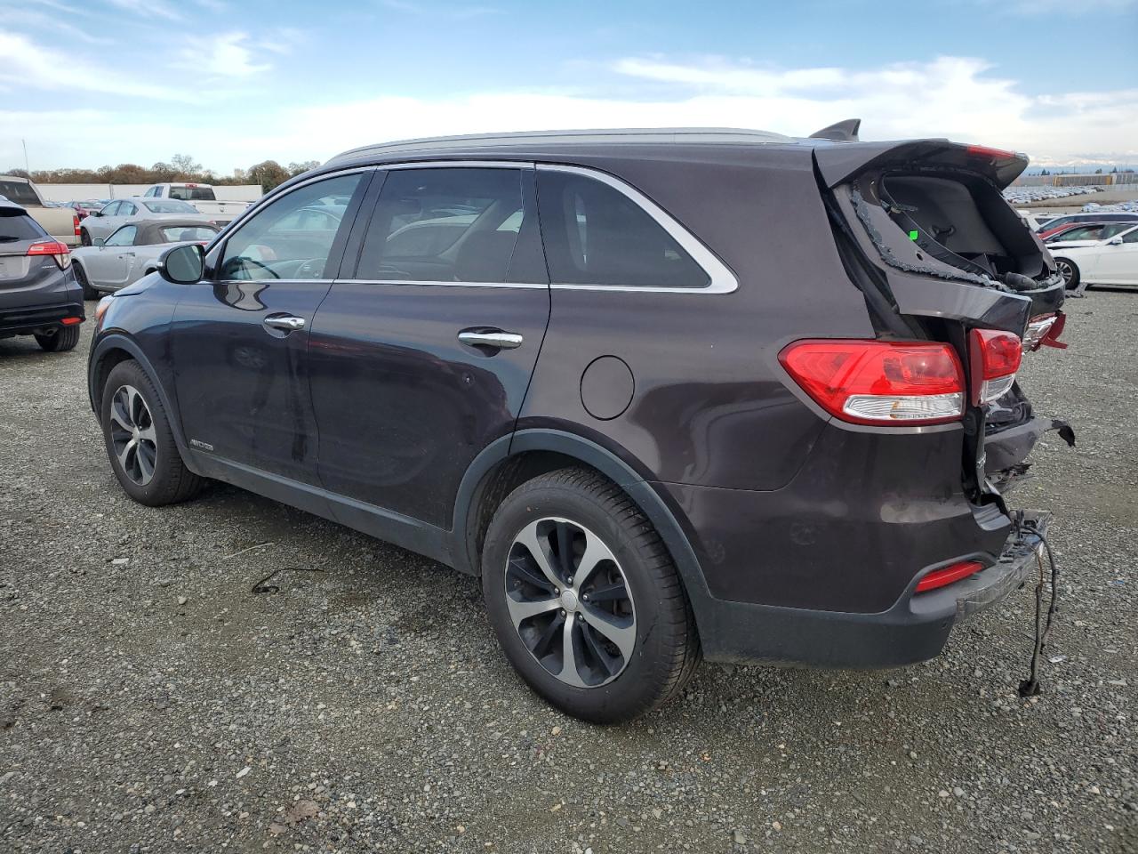 Image 2 of 2016 KIA SORENTO EX 2016 with VIN 5XYPHDA55GG157987
