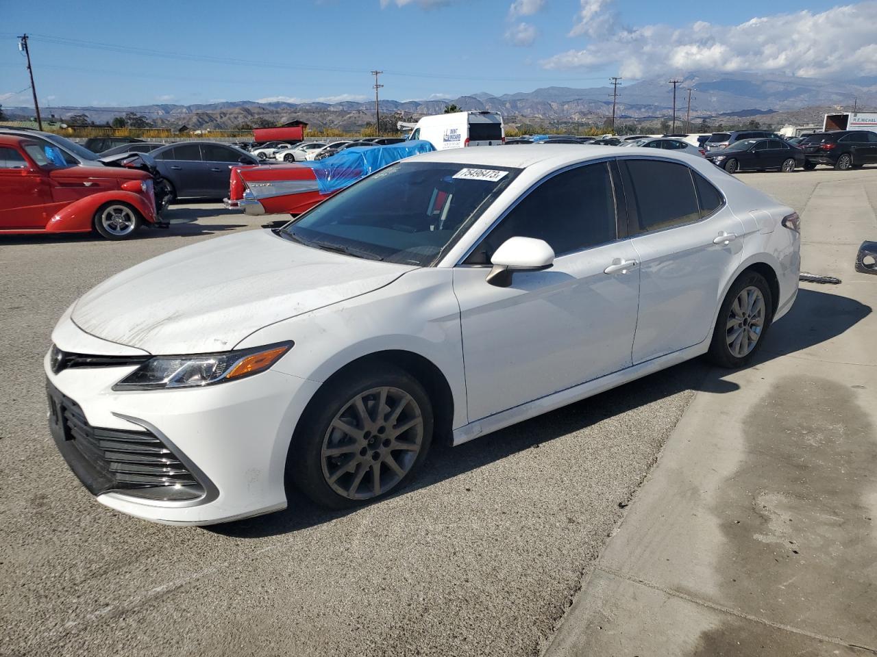 Изображение 1 2021 TOYOTA CAMRY LE 2021 с VIN 4T1C11AK5MU548392