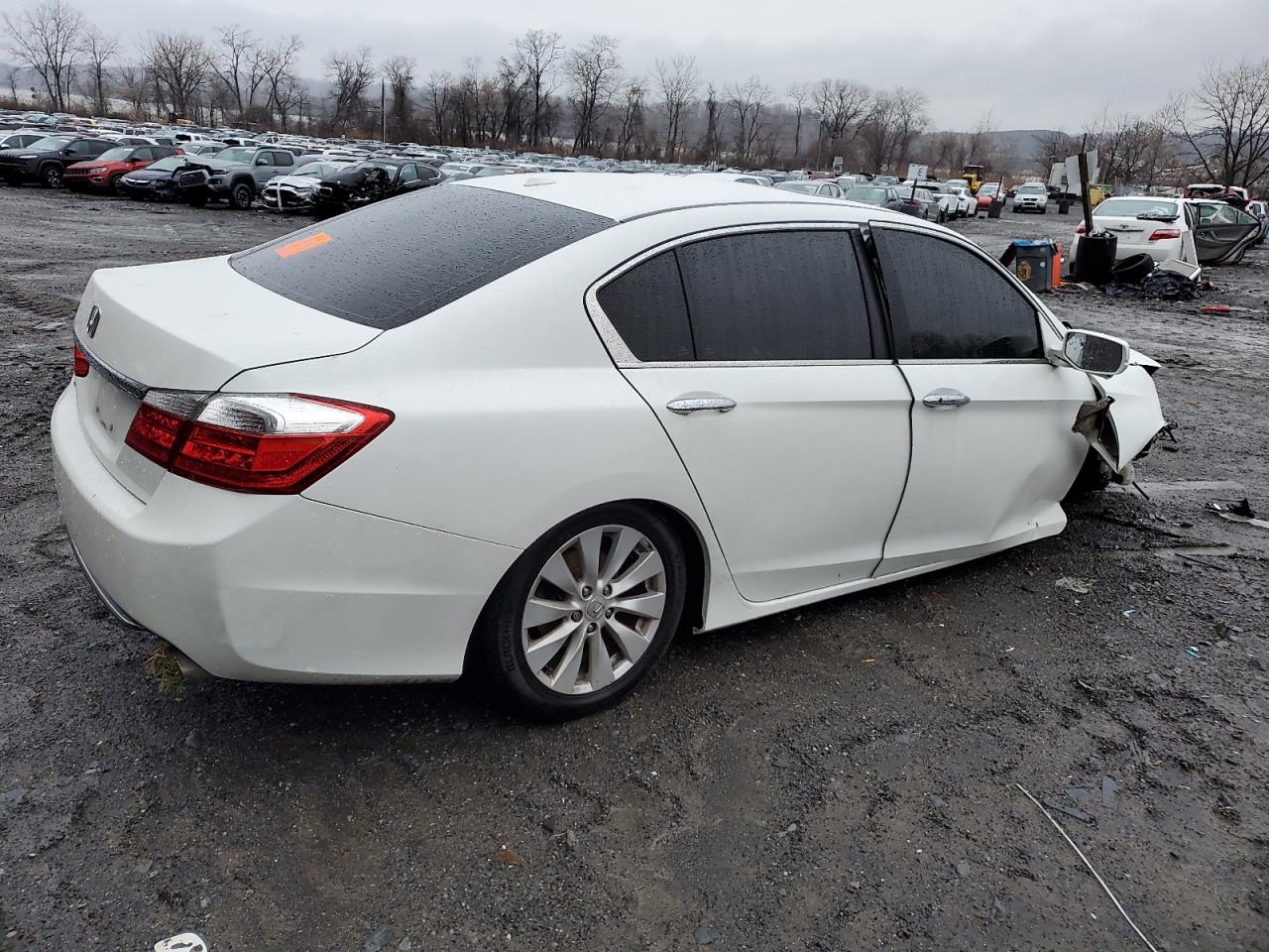 Image 3 of 2015 HONDA ACCORD EXL 2015 with VIN 1HGCR2F85FA184657