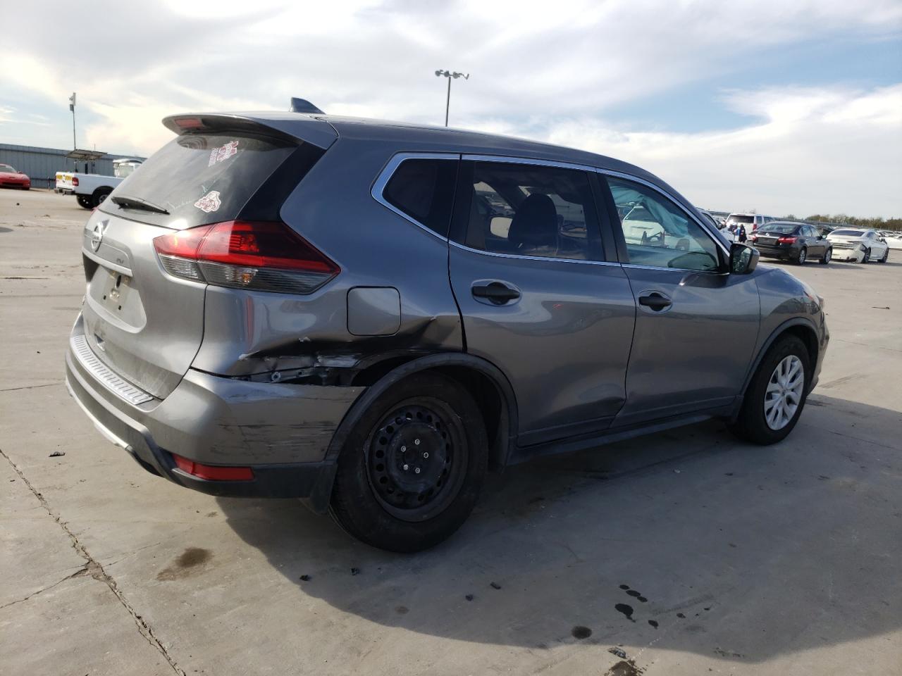 Image 3 of 2018 NISSAN ROGUE S 2018 with VIN KNMAT2MT3JP611094