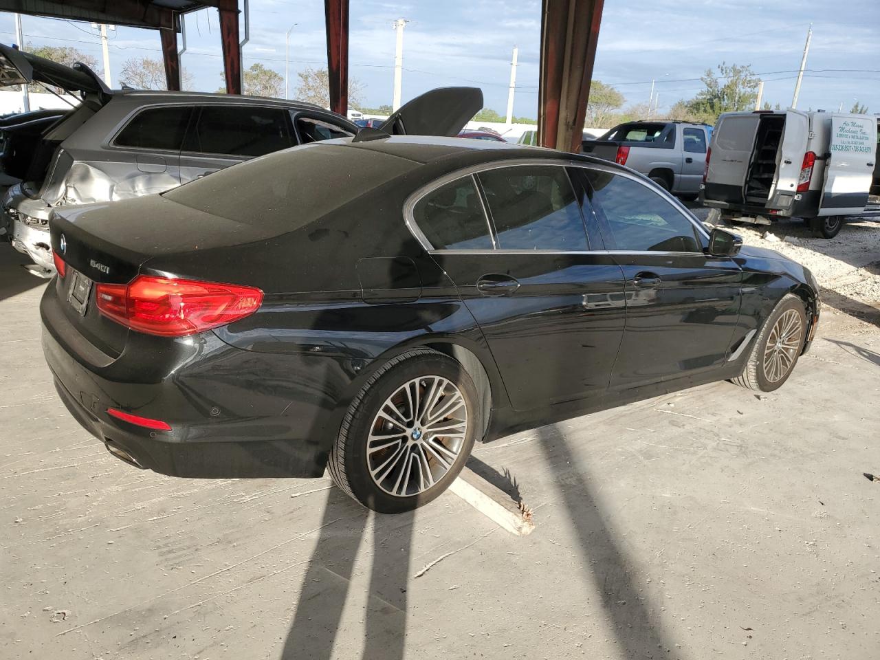 Obraz 3 z 2020 BMW 540 I 2020 z VIN WBAJS1C02LWW63908