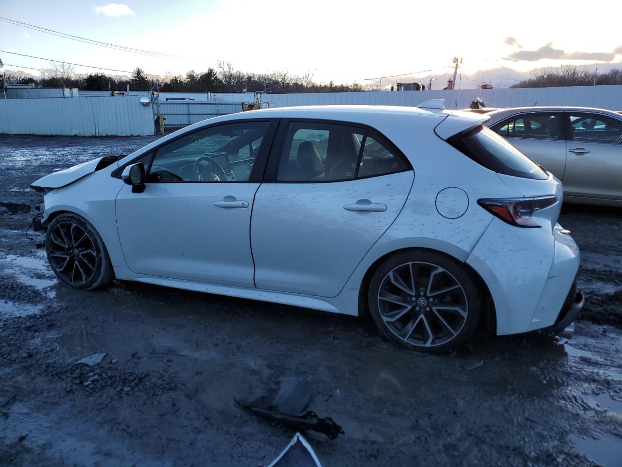 Image 2 of 2019 TOYOTA COROLLA SE 2019 with VIN JTNK4RBE9K3006080