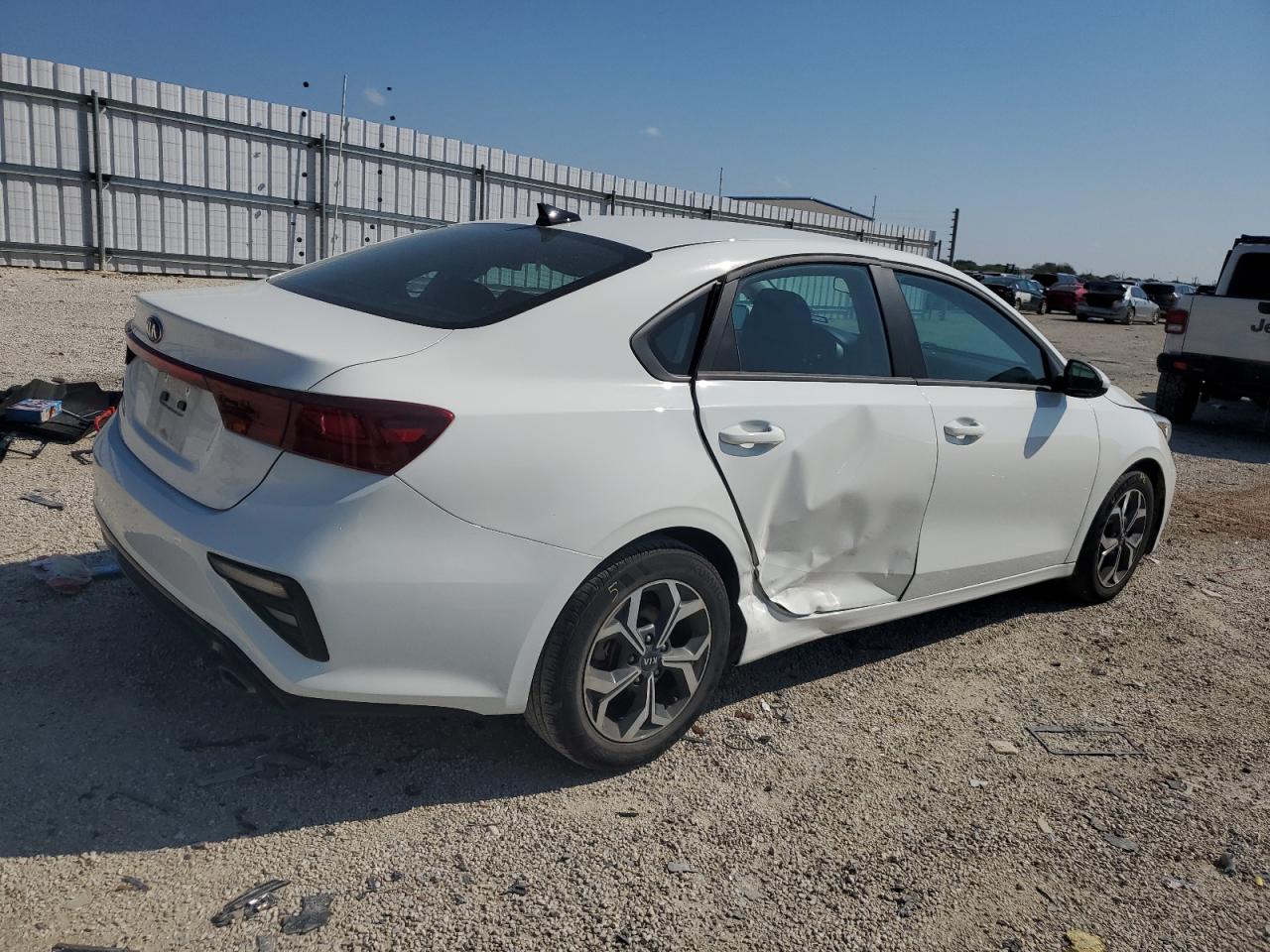 Изображение 3 2019 KIA FORTE FE 2019 с VIN 3KPF24AD4KE076411