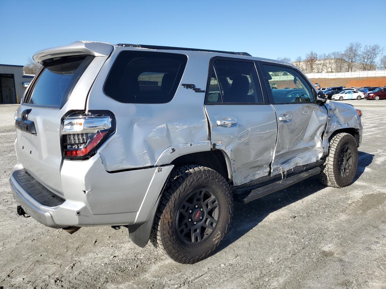 Obraz 3 z 2022 TOYOTA 4RUNNER SR5 PREMIUM 2022 z VIN JTERU5JR0N6084830