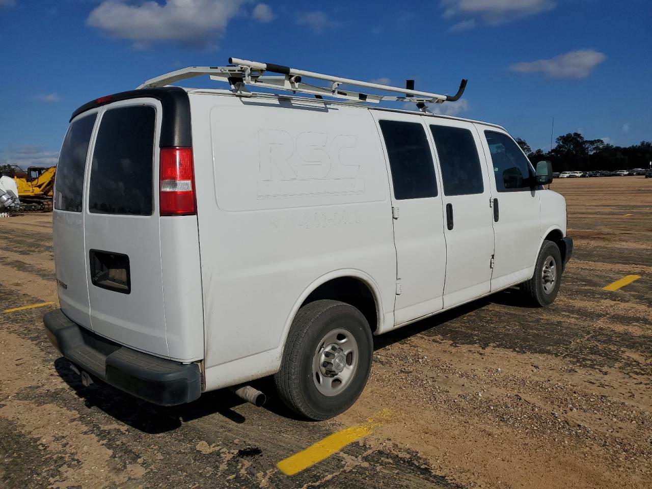 Image 3 of 2018 CHEVROLET EXPRESS G2500  2018 with VIN 1GCWGAFP6J1309550