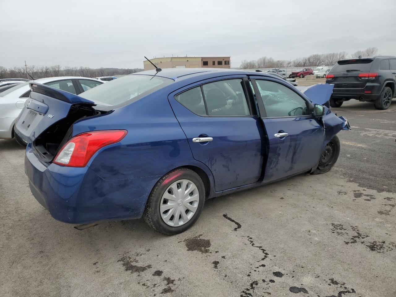 Изображение 3 2018 NISSAN VERSA S 2018 с VIN 3N1CN7AP1JL809579