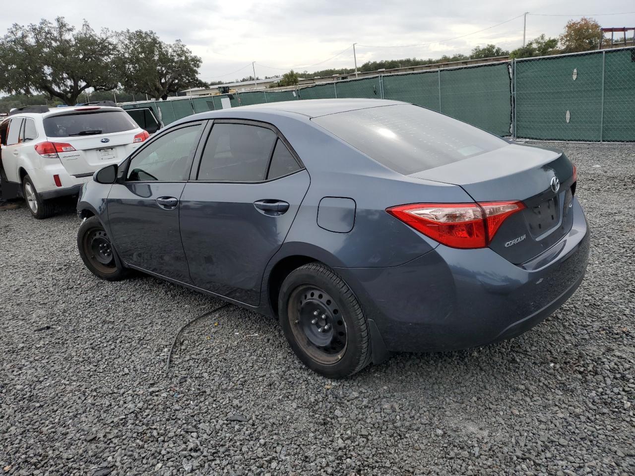 Obraz 2 z 2019 TOYOTA COROLLA L 2019 z VIN 5YFBURHE9KP943448