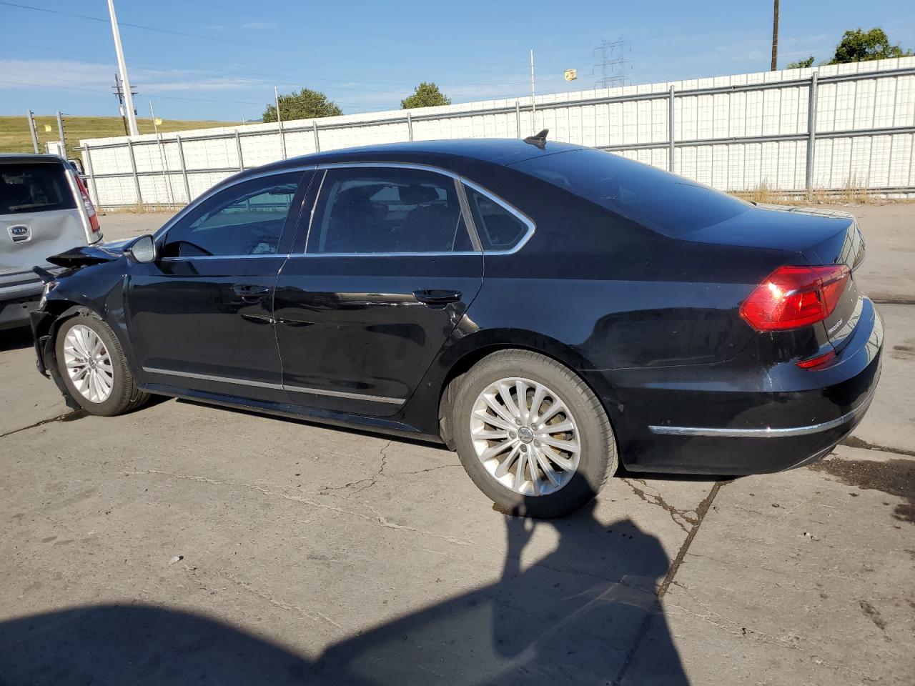 Image 2 of 2016 VOLKSWAGEN PASSAT SE 2016 with VIN 1VWBT7A34GC051704