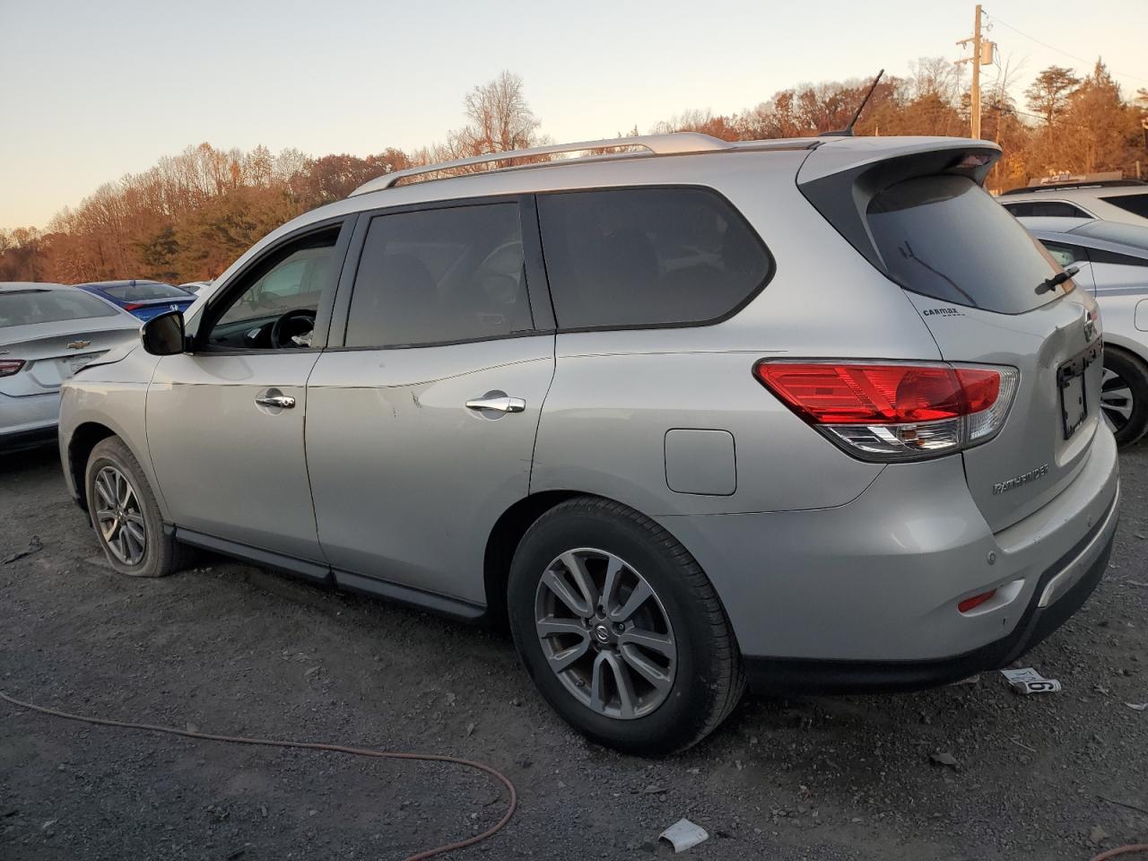 Image 2 of 2015 NISSAN PATHFINDER S 2015 with VIN 5N1AR2MMXFC692032