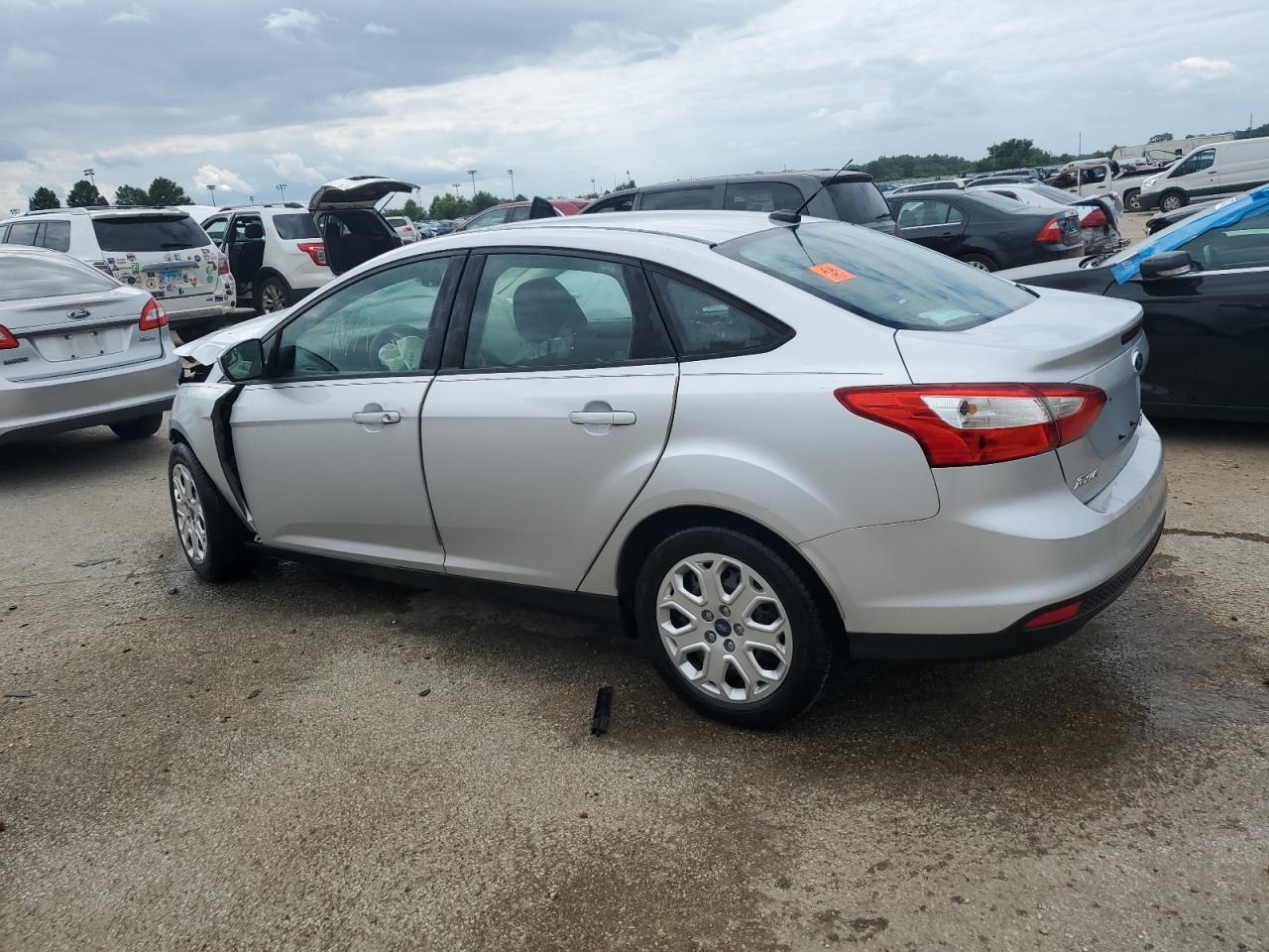Image 2 of 2012 FORD FOCUS SE 2012 with VIN 1FAHP3F29CL414153