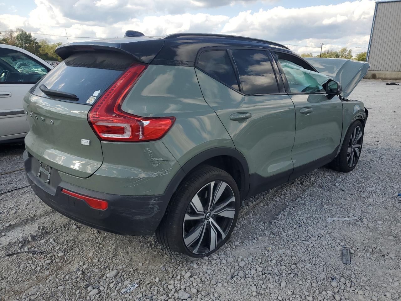 Image 3 of 2022 VOLVO XC40 P8 RECHARGE ULTIMATE 2022 with VIN YV4ED3UB6N2759462