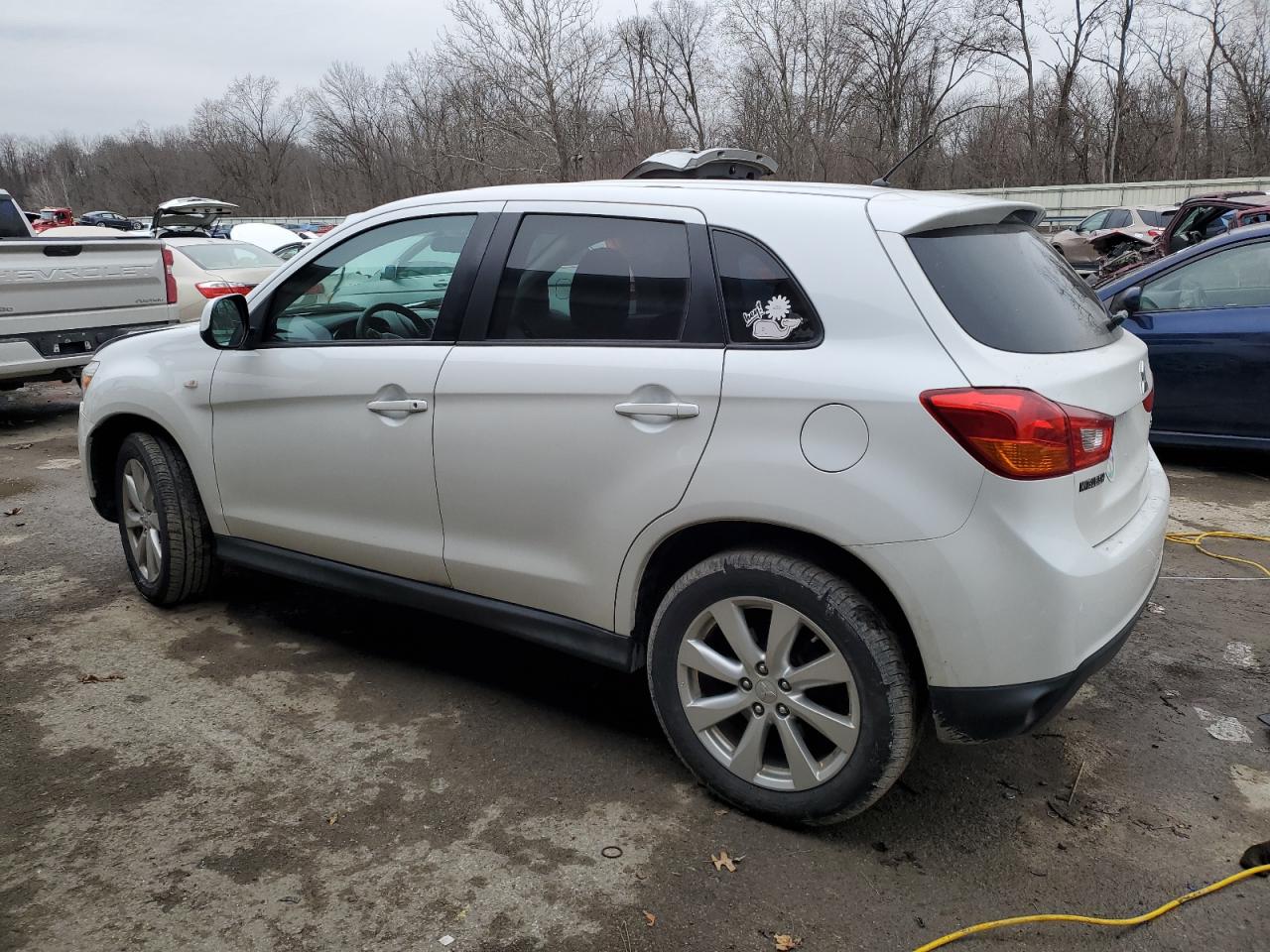 Obraz 2 z 2015 MITSUBISHI OUTLANDER SPORT ES 2015 z VIN 4A4AR3AU0FE017057
