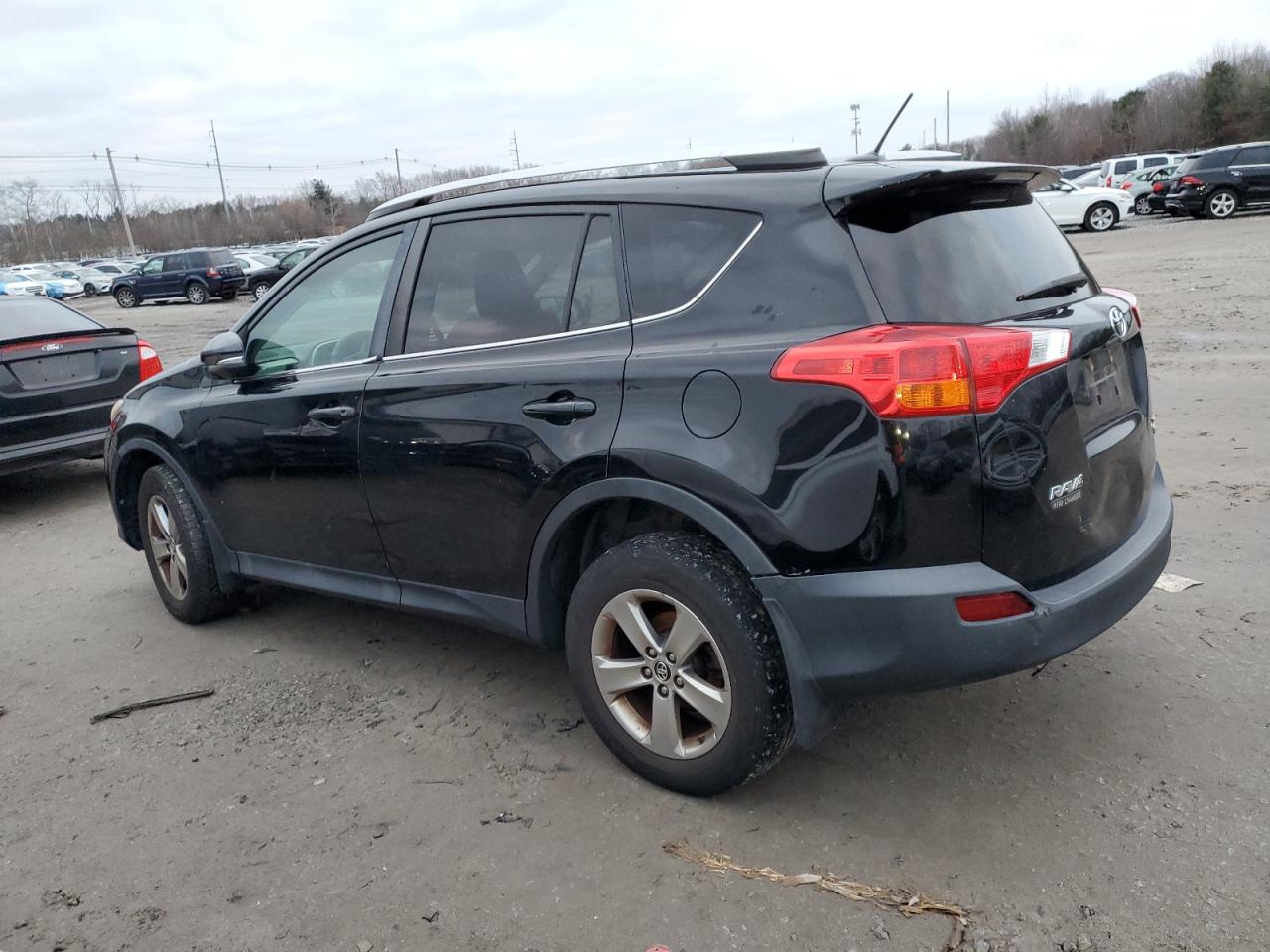 Image 2 of 2015 TOYOTA RAV4 XLE 2015 with VIN 2T3RFREV7FW251228