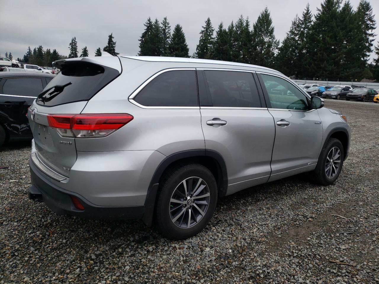 Image 3 of 2017 TOYOTA HIGHLANDER HYBRID 2017 with VIN 5TDJGRFH2HS029123