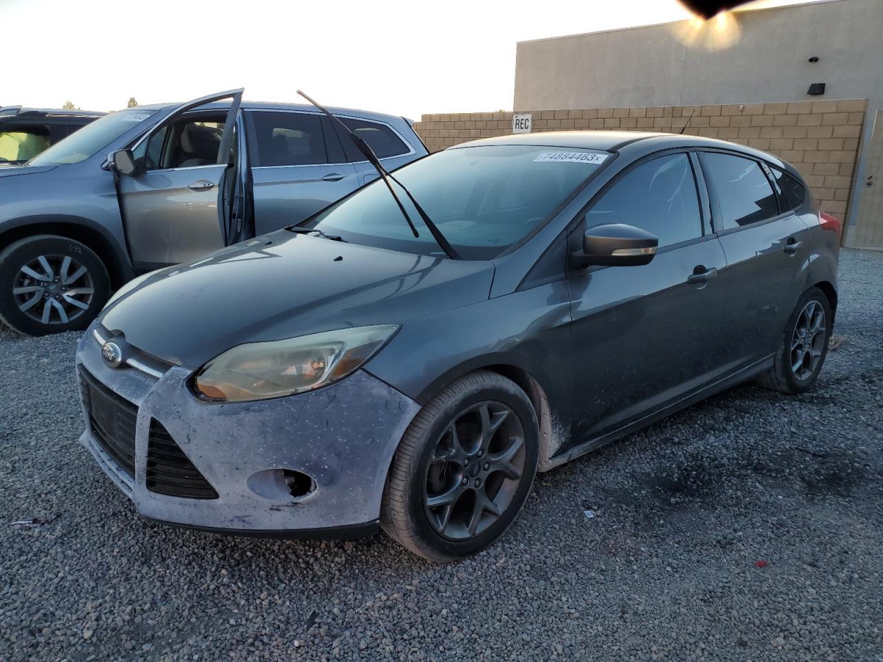 Image 1 of 2013 FORD FOCUS SE 2013 with VIN 1FADP3K28DL277423
