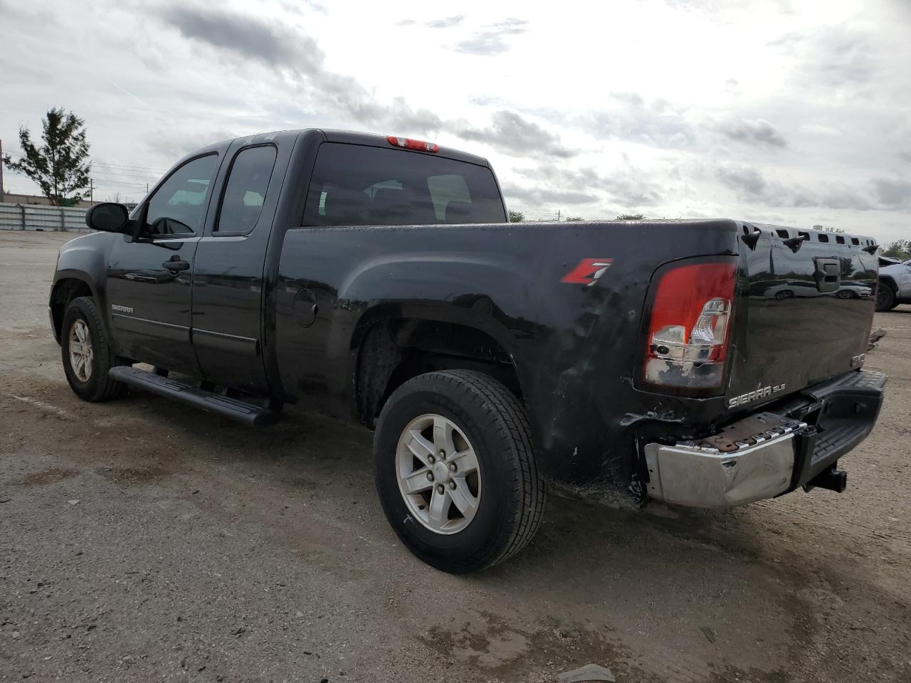 Image 2 of 2013 GMC SIERRA K1500 SLE 2013 with VIN 1GTR2VE79DZ105934