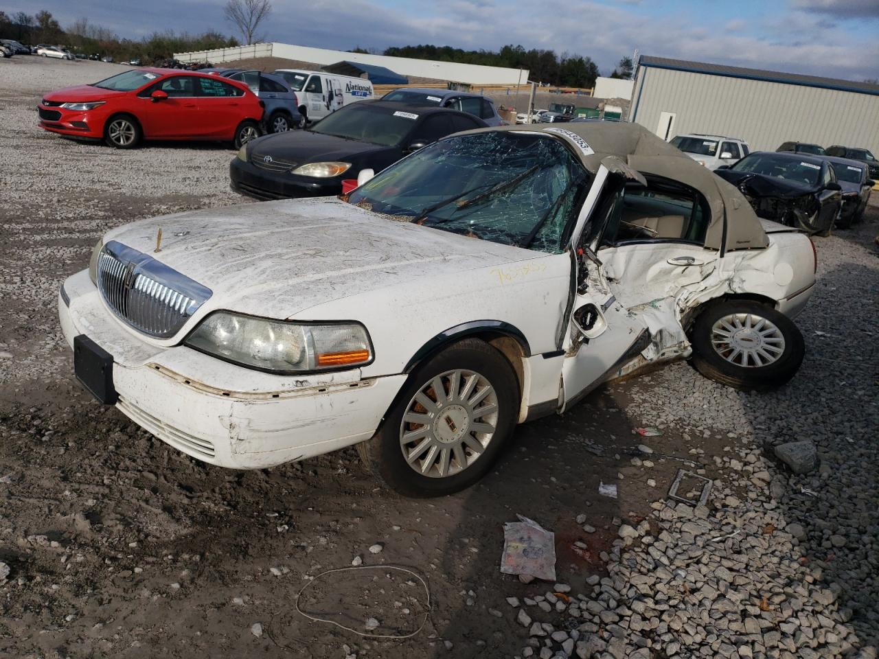 Obraz 1 z 2005 LINCOLN TOWN CAR SIGNATURE 2005 z VIN 1LNHM81W65Y667572