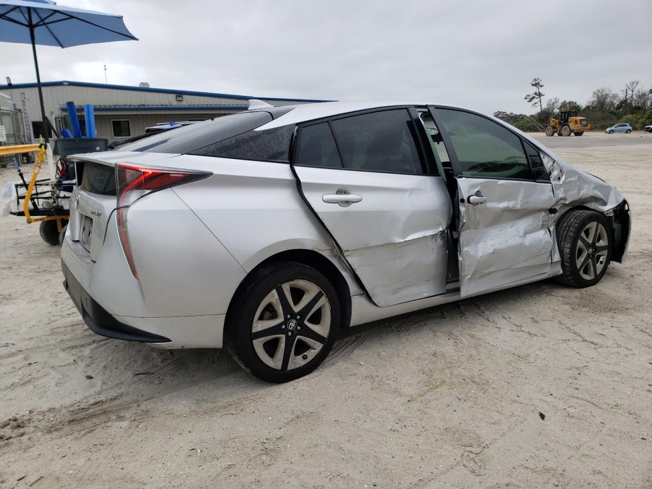 Image 3 of 2016 TOYOTA PRIUS  2016 with VIN JTDKARFU4G3029224