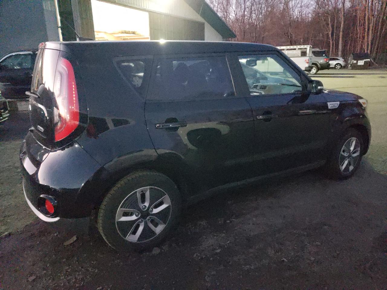 Изображение 3 2017 KIA SOUL EV  2017 с VIN KNDJP3AEXH7020786