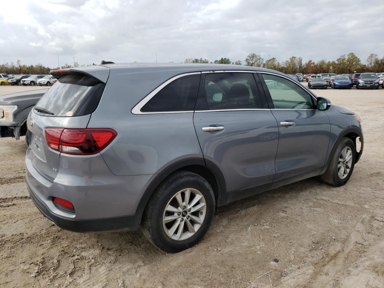Image 3 of 2020 KIA SORENTO S 2020 with VIN 5XYPG4A51LG616302