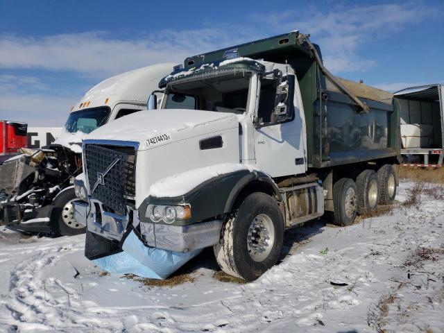 Image 2 of 2021 VOLVO VHD  2021 with VIN 4V5KG9DH3MN275962