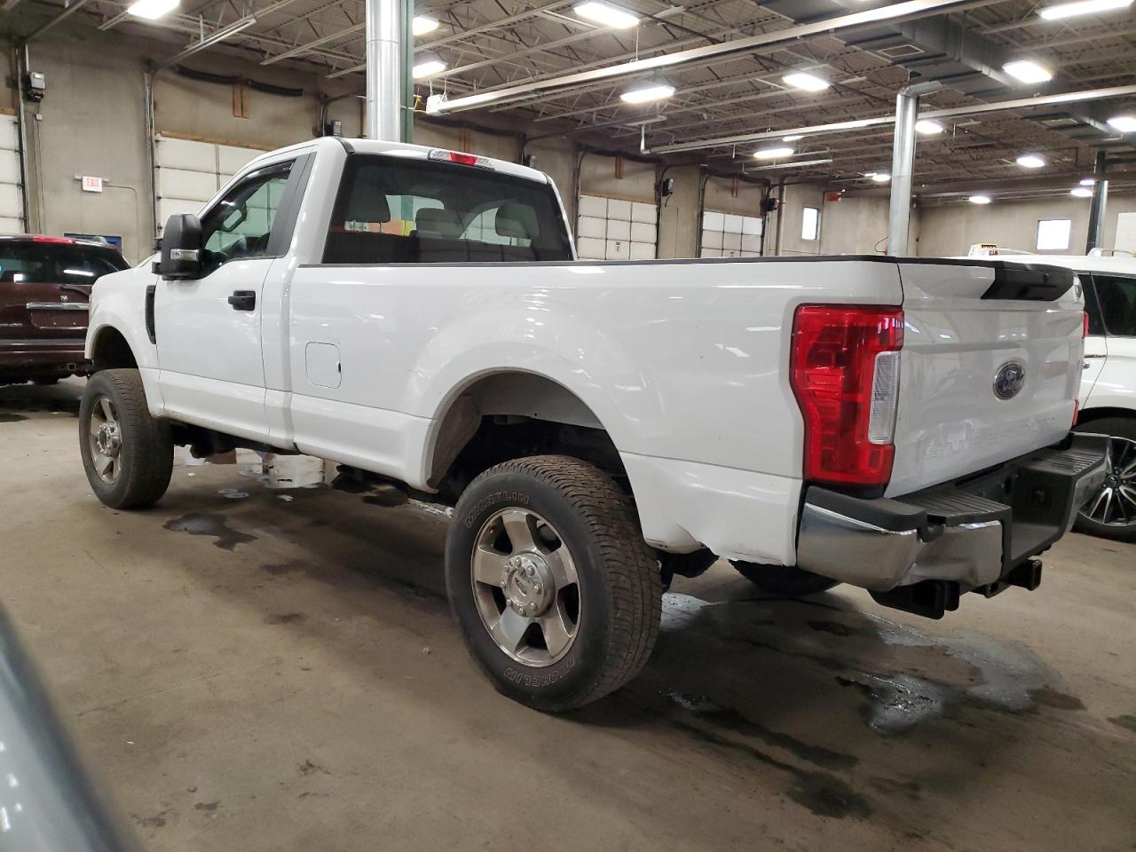 Image 2 of 2019 FORD F350 SUPER DUTY 2019 with VIN 1FTRF3B69KEG43400