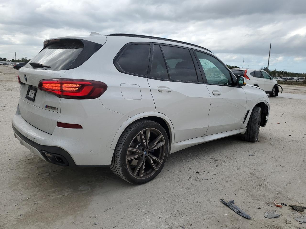 Obraz 3 z 2023 BMW X5 M50I 2023 z VIN 5UXJU4C05P9R94547