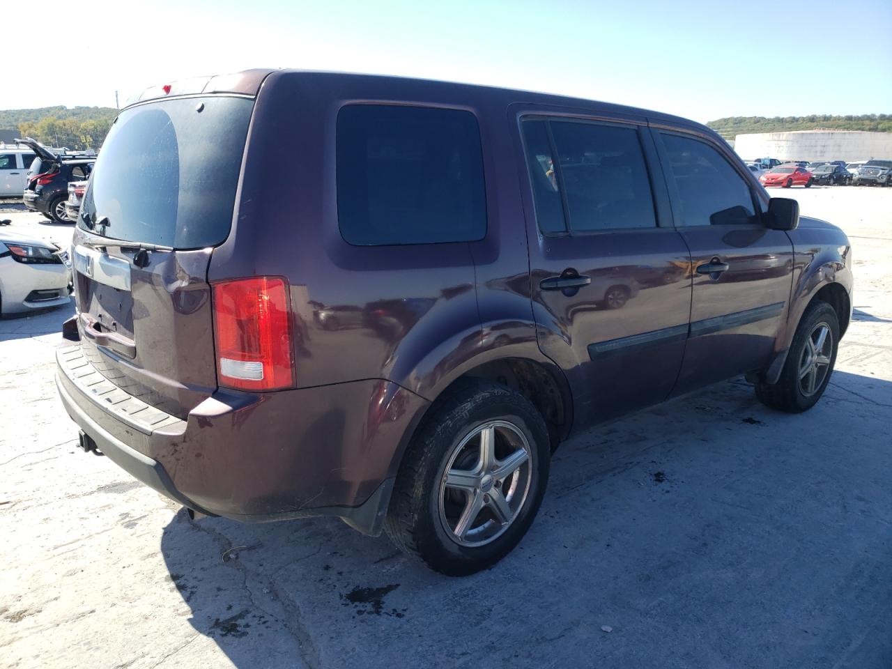 Изображение 3 2011 HONDA PILOT LX 2011 с VIN 5FNYF3H27BB035826