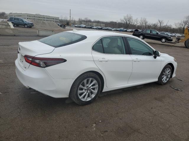 Obraz 3 z 2022 TOYOTA CAMRY LE 2022 z VIN 4T1C11AK7NU655476