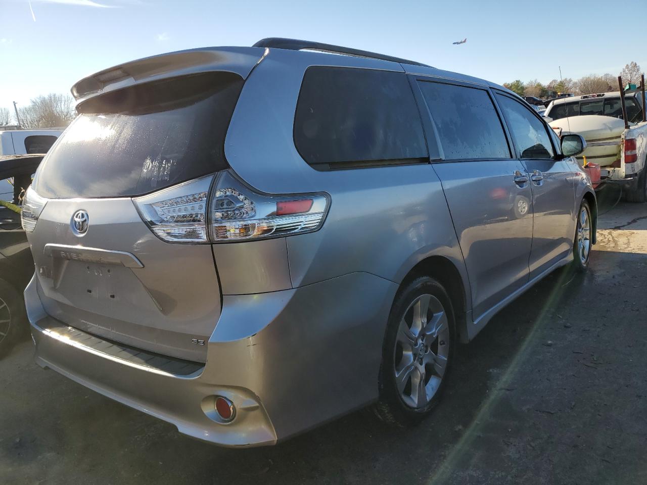 Image 3 of 2011 TOYOTA SIENNA SPORT 2011 with VIN 5TDXK3DC3BS035209