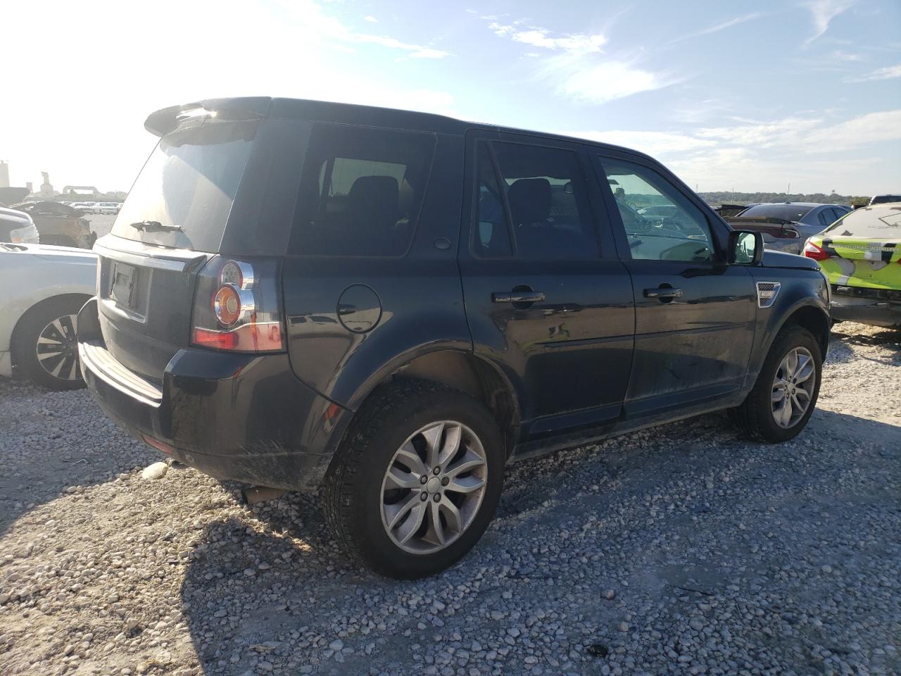 Image 3 of 2014 LAND ROVER LR2 HSE 2014 with VIN SALFR2BG4EH414700