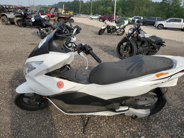 Obraz 3 z 2018 HONDA PCX 150 2018 z VIN RLHKF1804JY300144