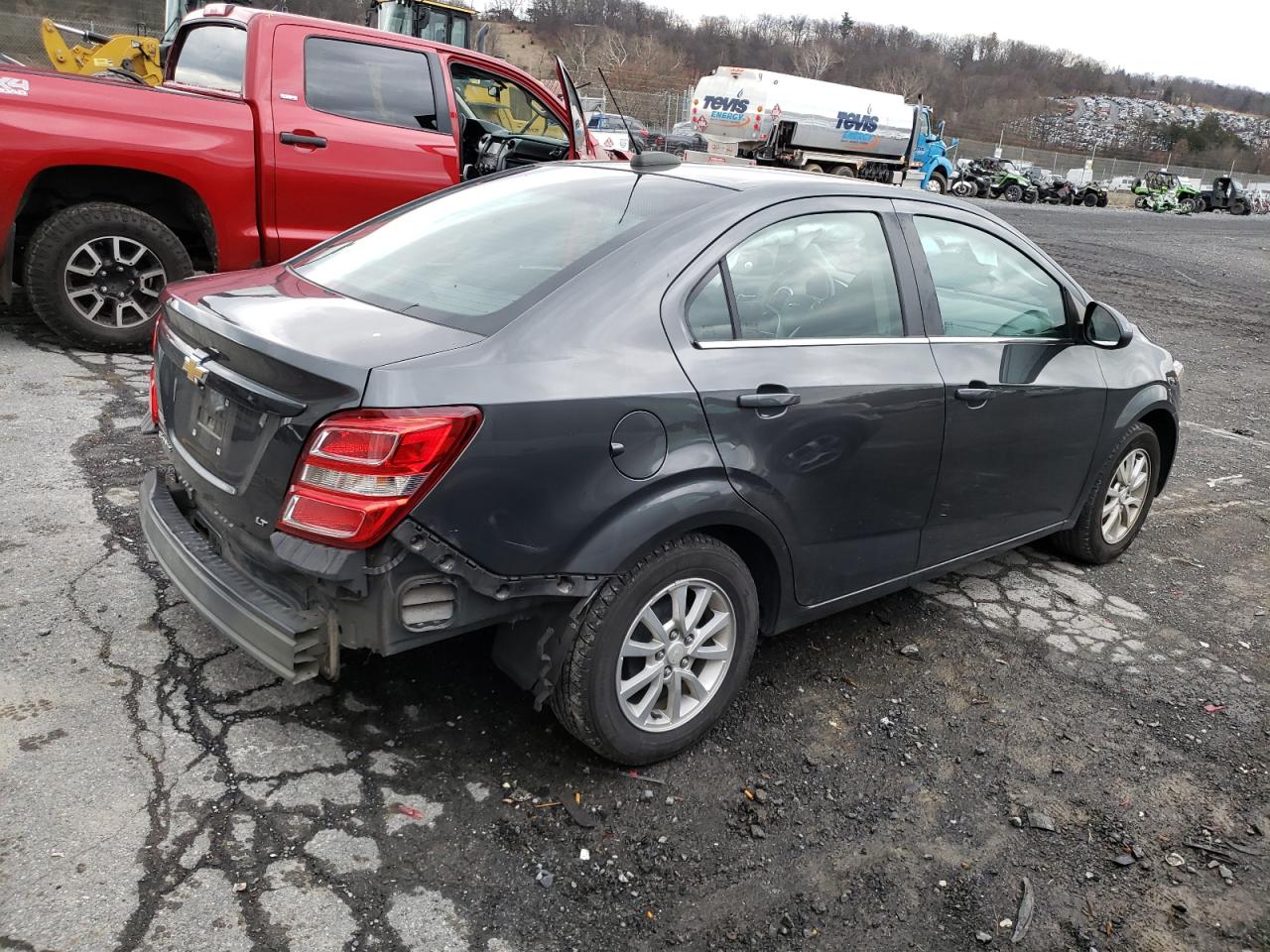 Изображение 3 Chevrolet Sonic Lt 2017 с VIN 1G1JD5SH2H4121196