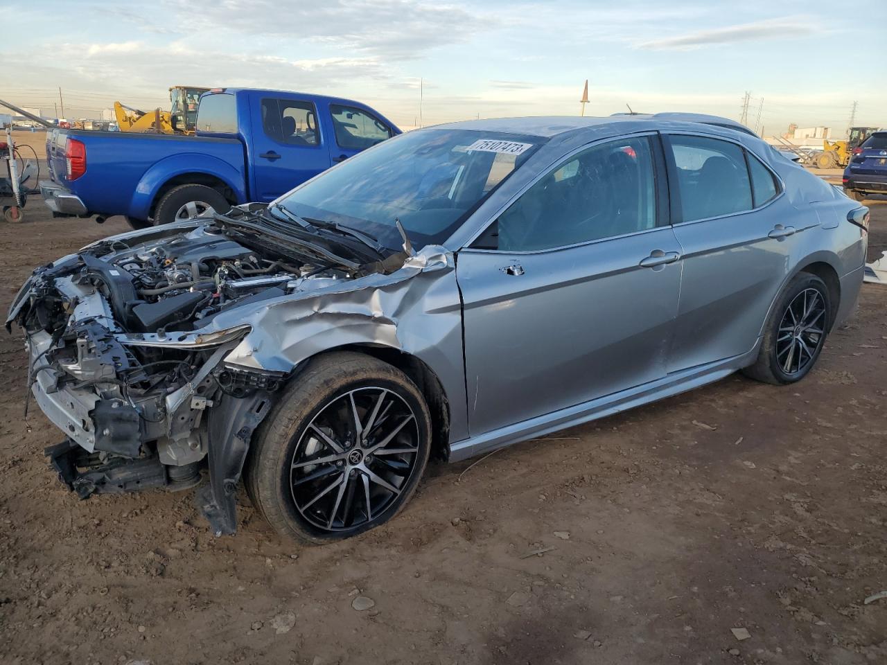 Obraz 1 z 2021 TOYOTA CAMRY SE 2021 z VIN 4T1G11AK3MU585331
