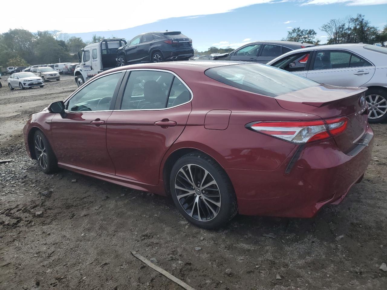 Изображение 2 2018 TOYOTA CAMRY L 2018 с VIN 4T1B11HK0JU511151
