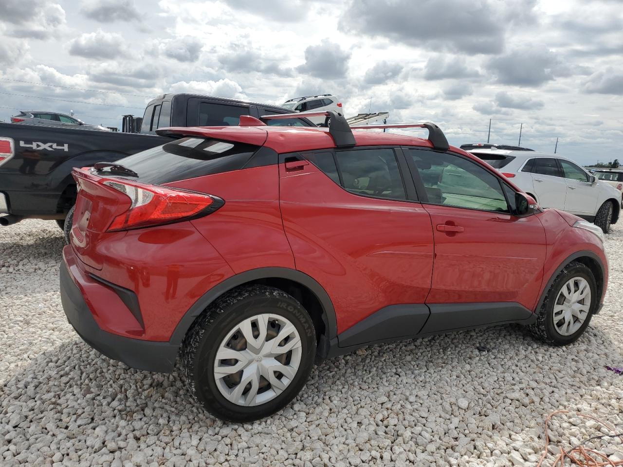 Image 3 of 2020 TOYOTA C-HR XLE 2020 with VIN JTNKHMBX7L1072004