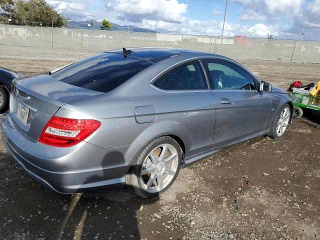 Obraz 3 z 2012 MERCEDES-BENZ C 250 2012 z VIN WDDGJ4HB2CF808320