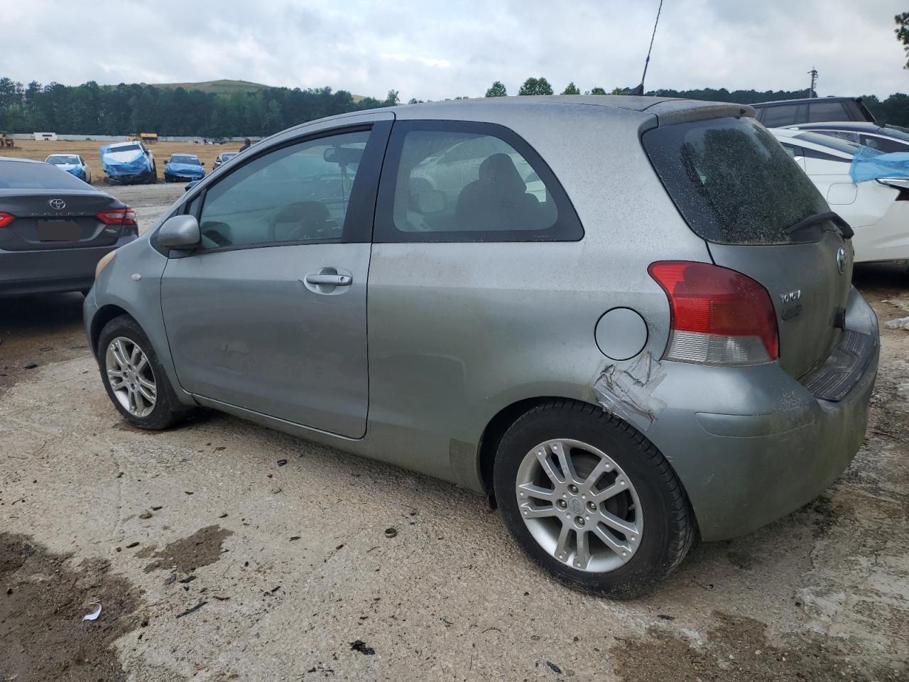 Obraz 2 z 2011 TOYOTA YARIS  2011 z VIN JTDJT4K34B5326657
