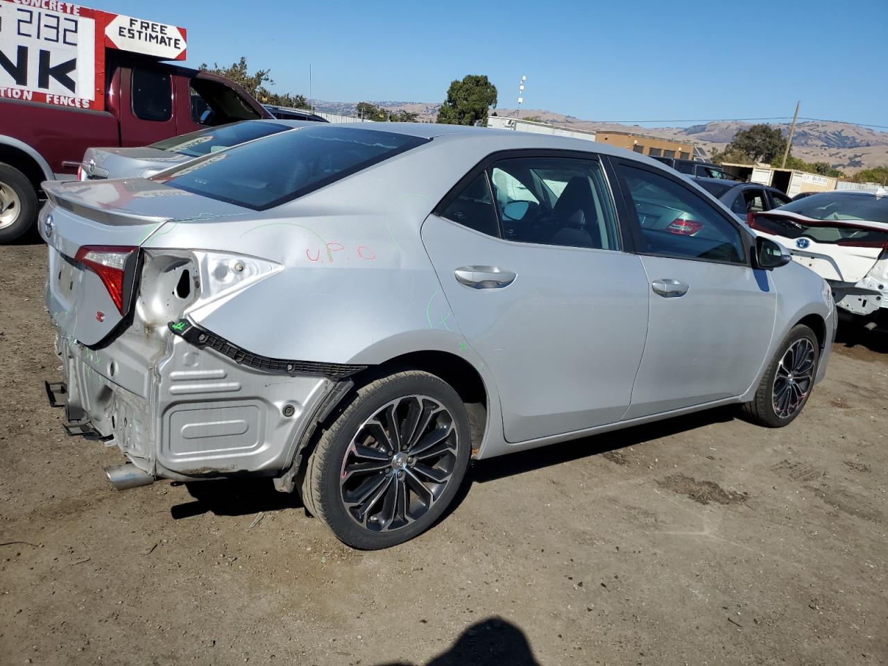 Image 3 of 2015 TOYOTA COROLLA L 2015 with VIN 5YFBURHE4FP197724