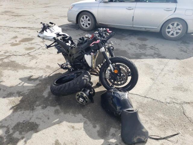 Obraz 1 z 2014 SUZUKI GSX-R600  2014 z VIN JS1GN7FA2E2101202