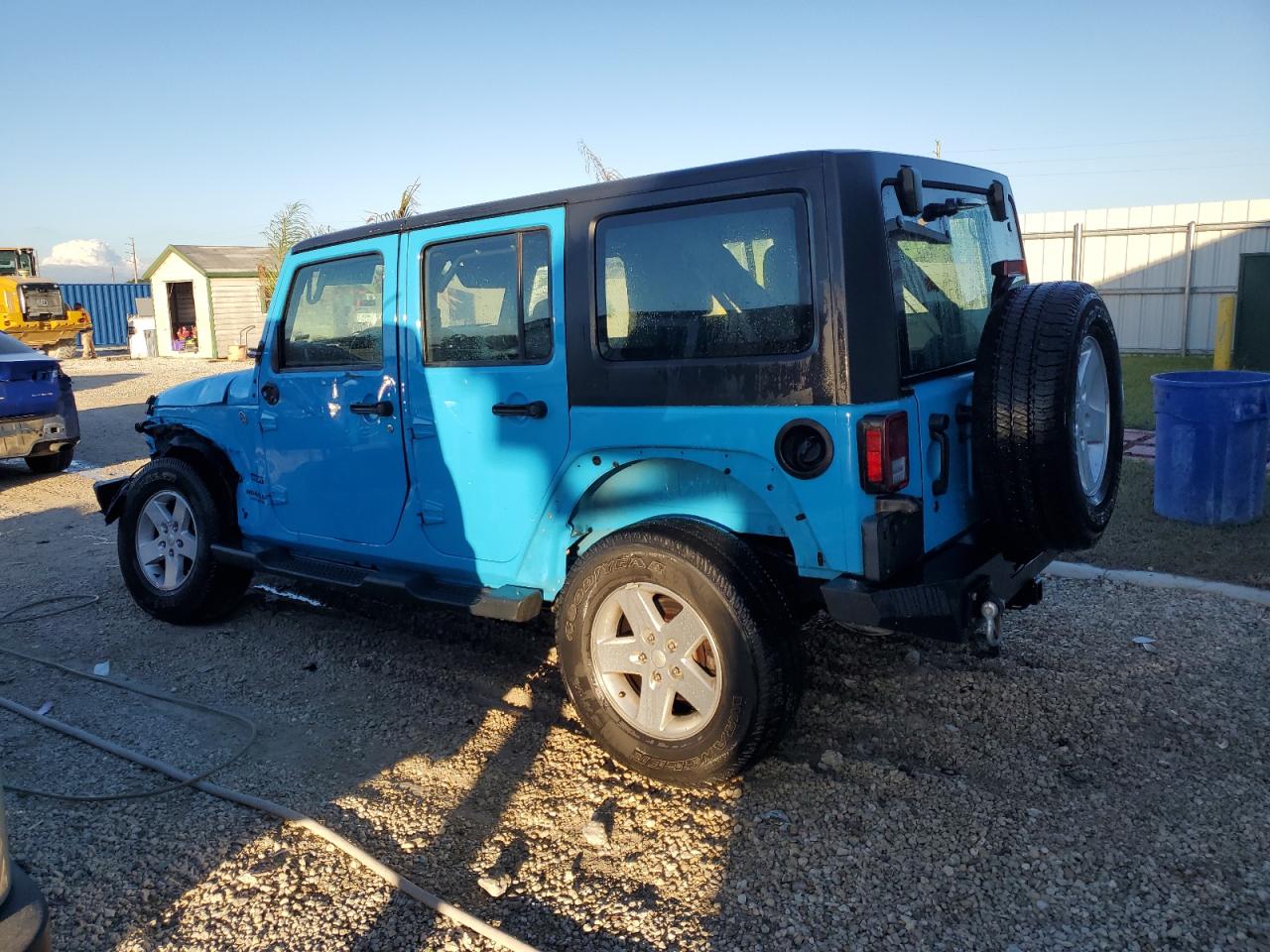 Изображение 2 2017 JEEP WRANGLER UNLIMITED SPORT 2017 с VIN 1C4BJWDG5HL569906